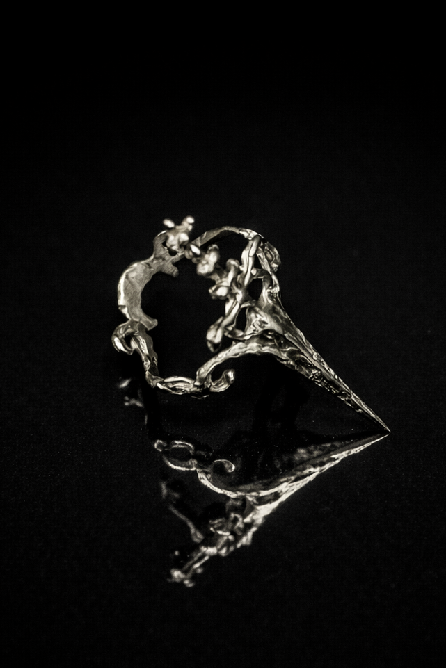 Selene's Dagger Ring